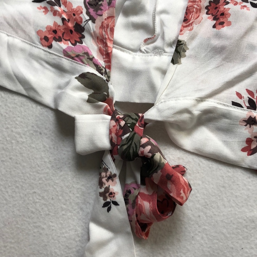 Floral Open Back Crop Top - Picture 5 of 6